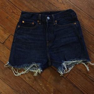 High rise Levi’s cut off shorts